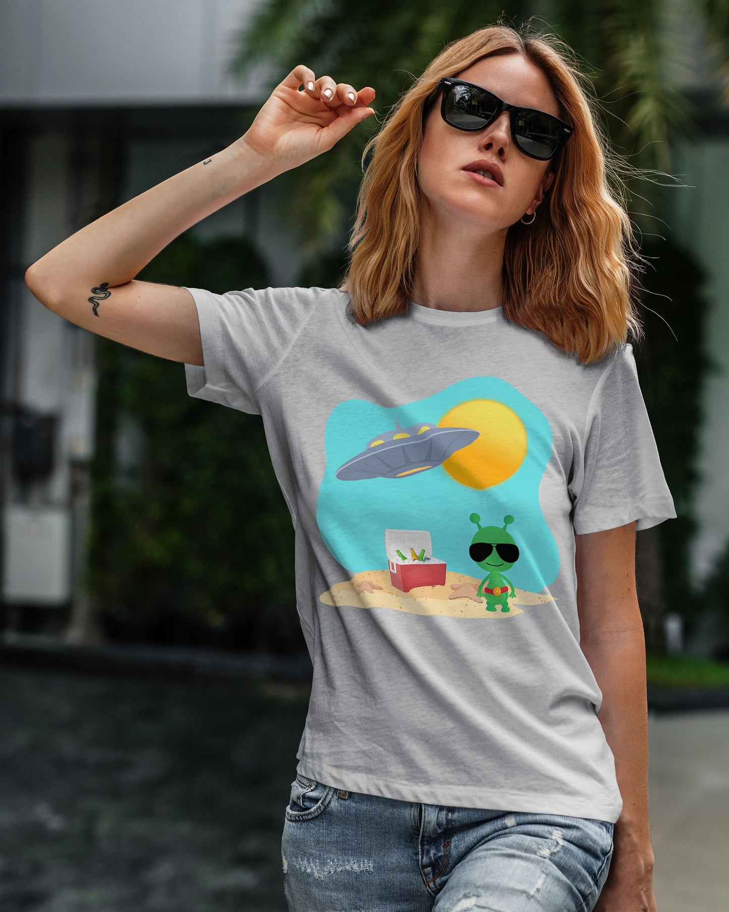 Women's Alien on The Beach Graphic Tee