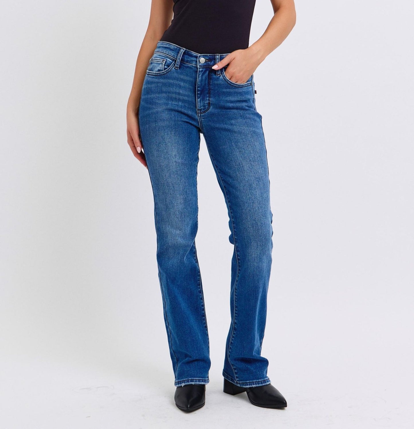 Judy Blue Mid-Rise Bootcut Jeans with Pockets