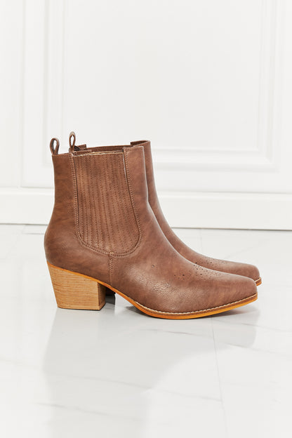 Stacked Heel Chelsea Boot in Chestnut